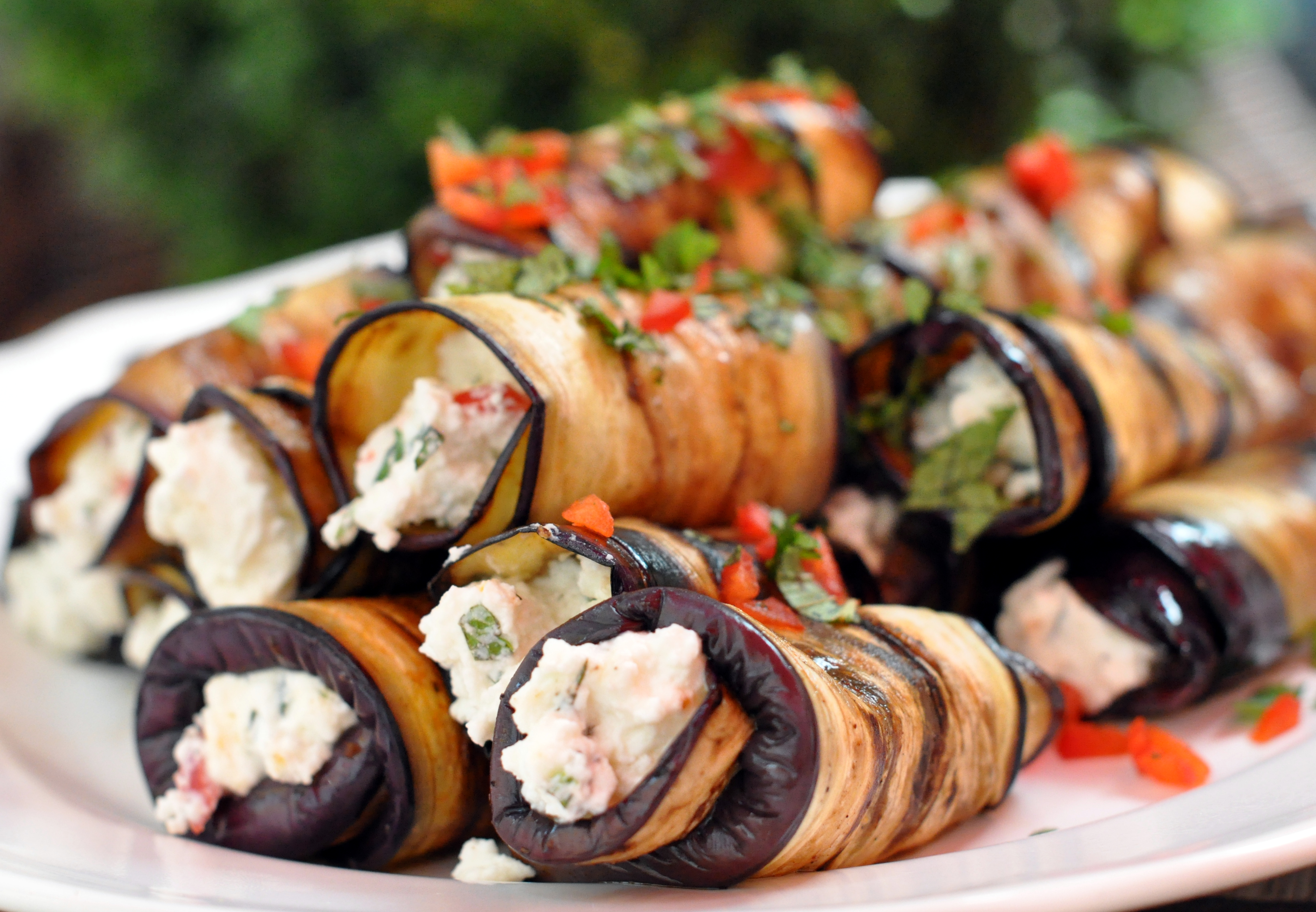 Aubergine roll-ups