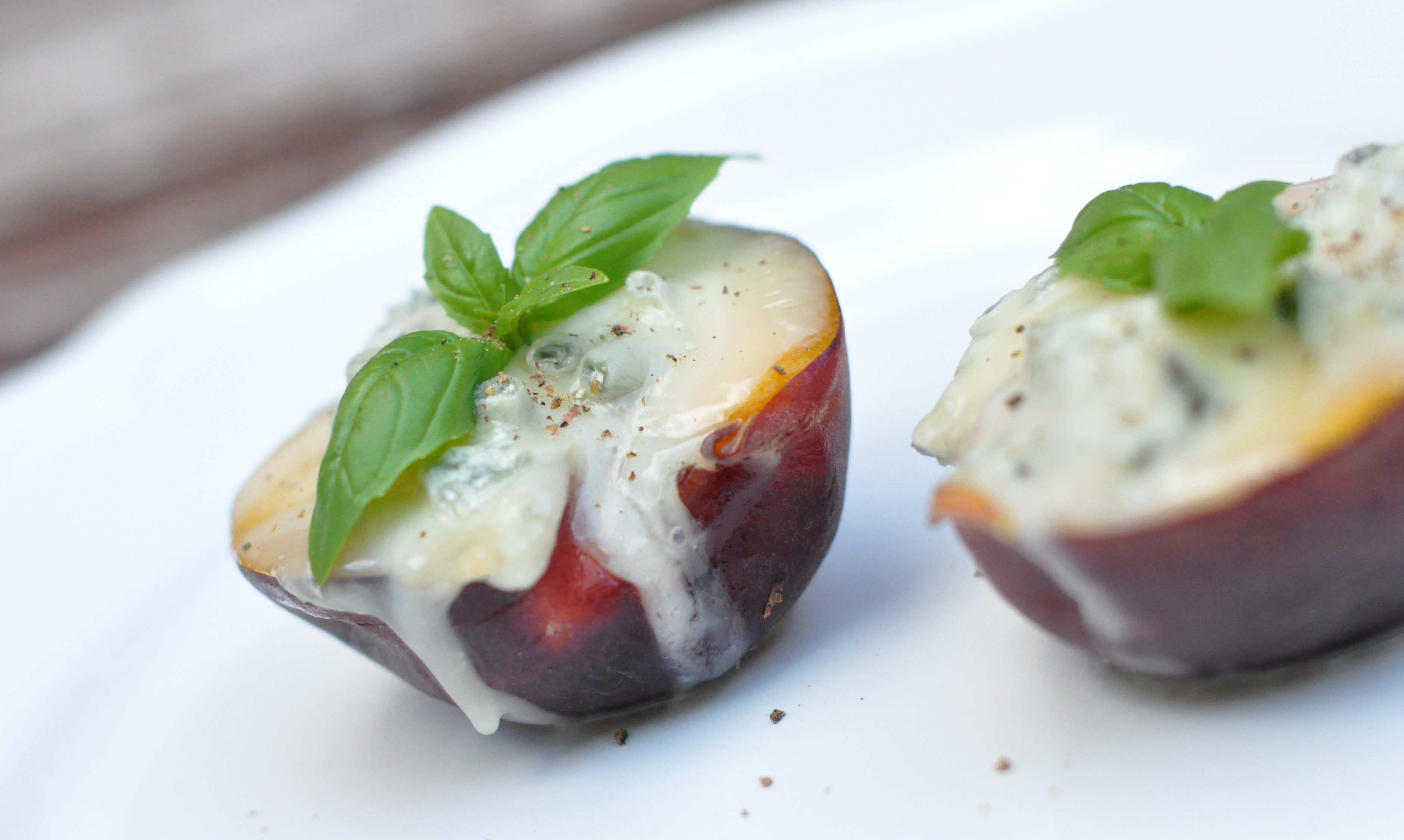 Gorgonzola peaches